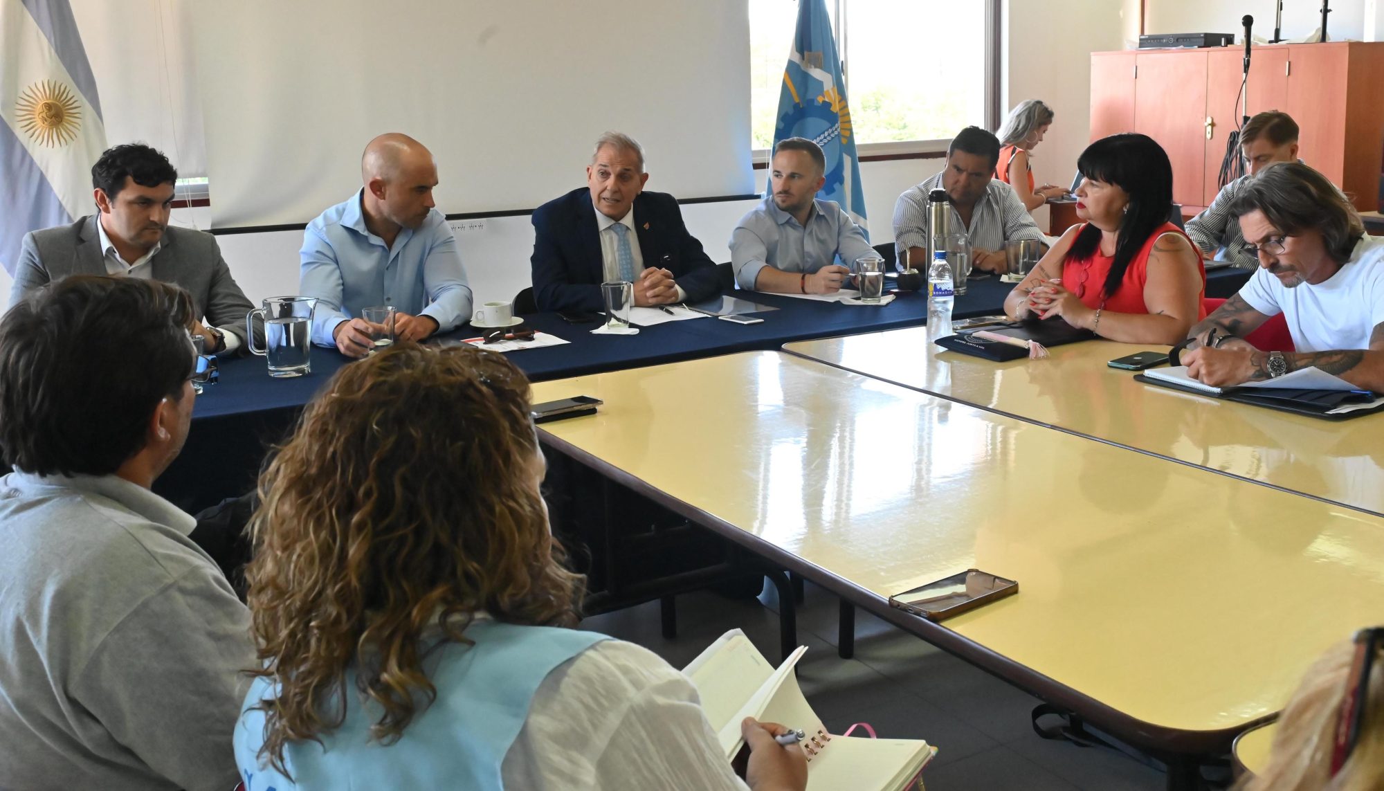 Chubut: El Gobierno presentó una oferta que garantiza un salario docente inicial por encima del millón de pesos de bolsillo