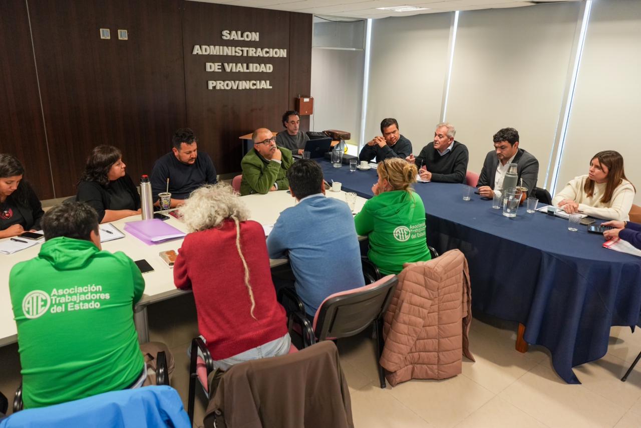 La Provincia ofreció una mejora al básico para los auxiliares de la Educación superior al 15% para los meses de mayo, junio y julio
