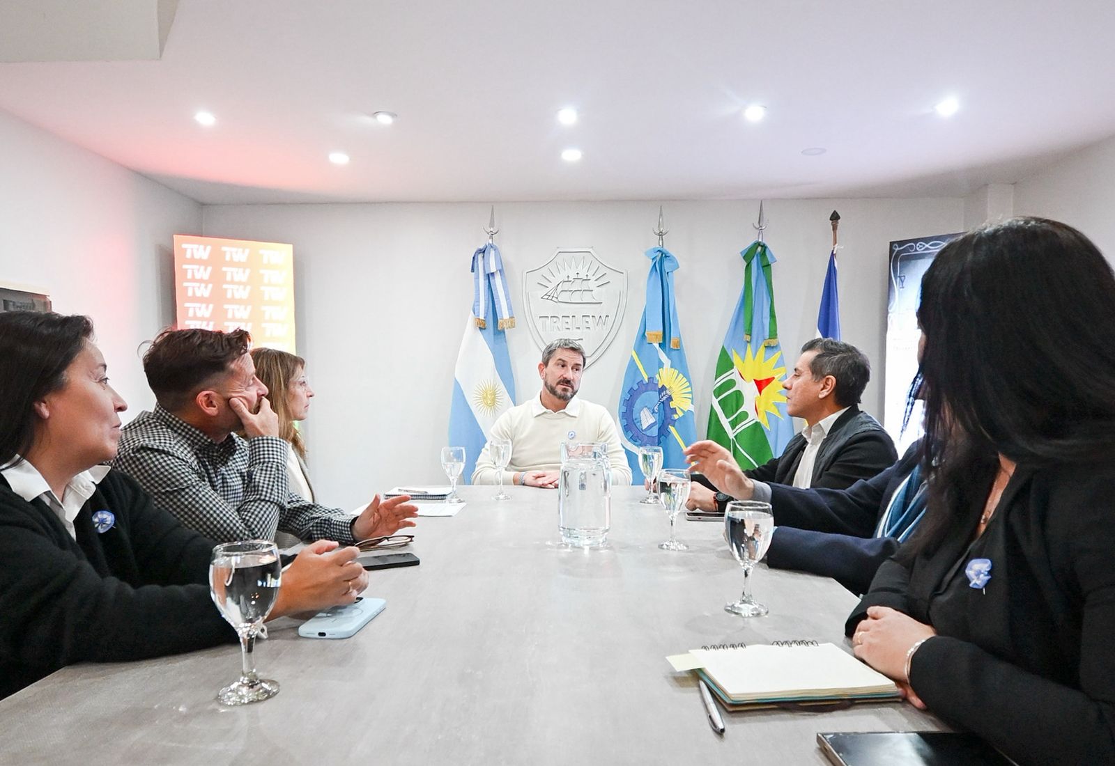 Merino y la Facultad de Ciencias Económicas avanzan en la organización de acciones vinculada a formación, empleo, tecnología y desarrollo productivo