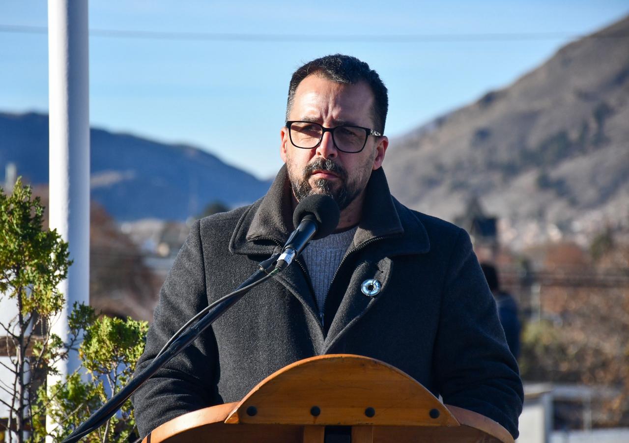 Esquel conmemoró el 25 de mayo y celebró el 81° aniversario de la llegada de La Trochita