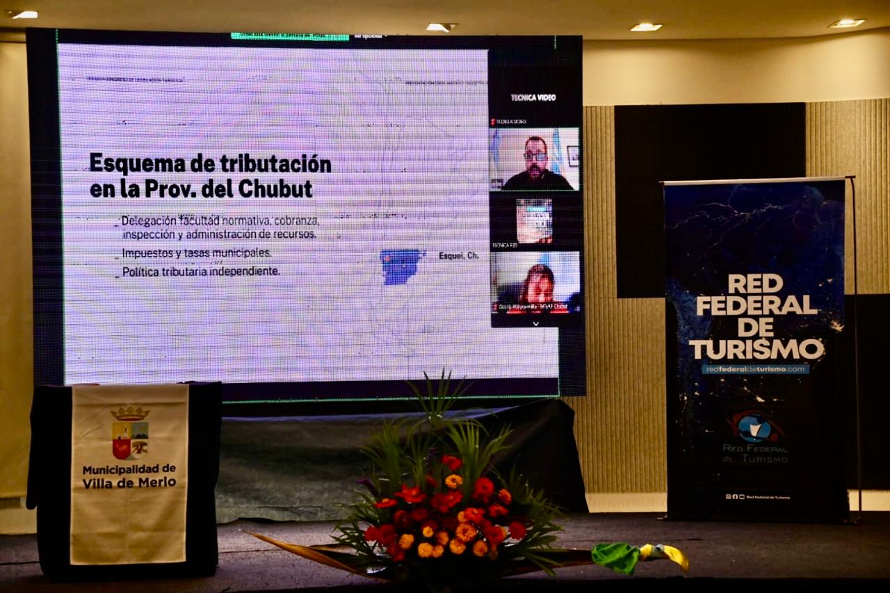 Taccetta expuso en un congreso y presentó a Esquel como modelo de inversión en turismo
