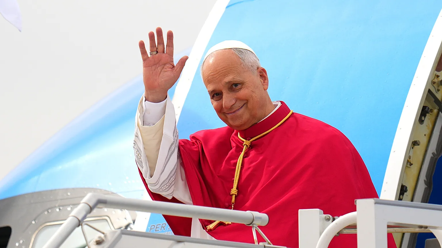 León XIV pisó suelo español por primera vez como Papa e inició una histórica visita apostólica