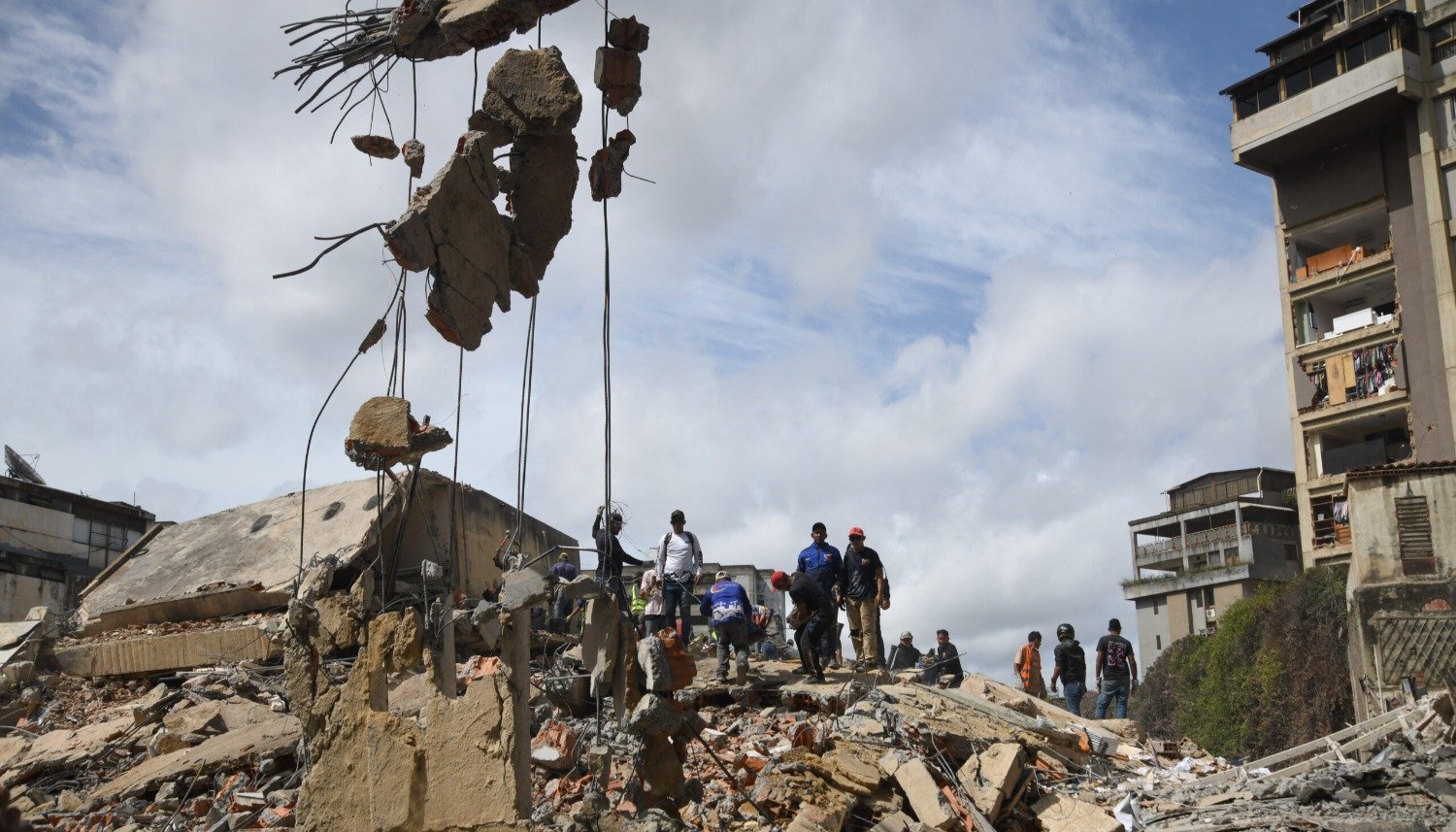 Asciende a 1.943 la cifra de muertos y a 10.571 los heridos por los terremotos en Venezuela