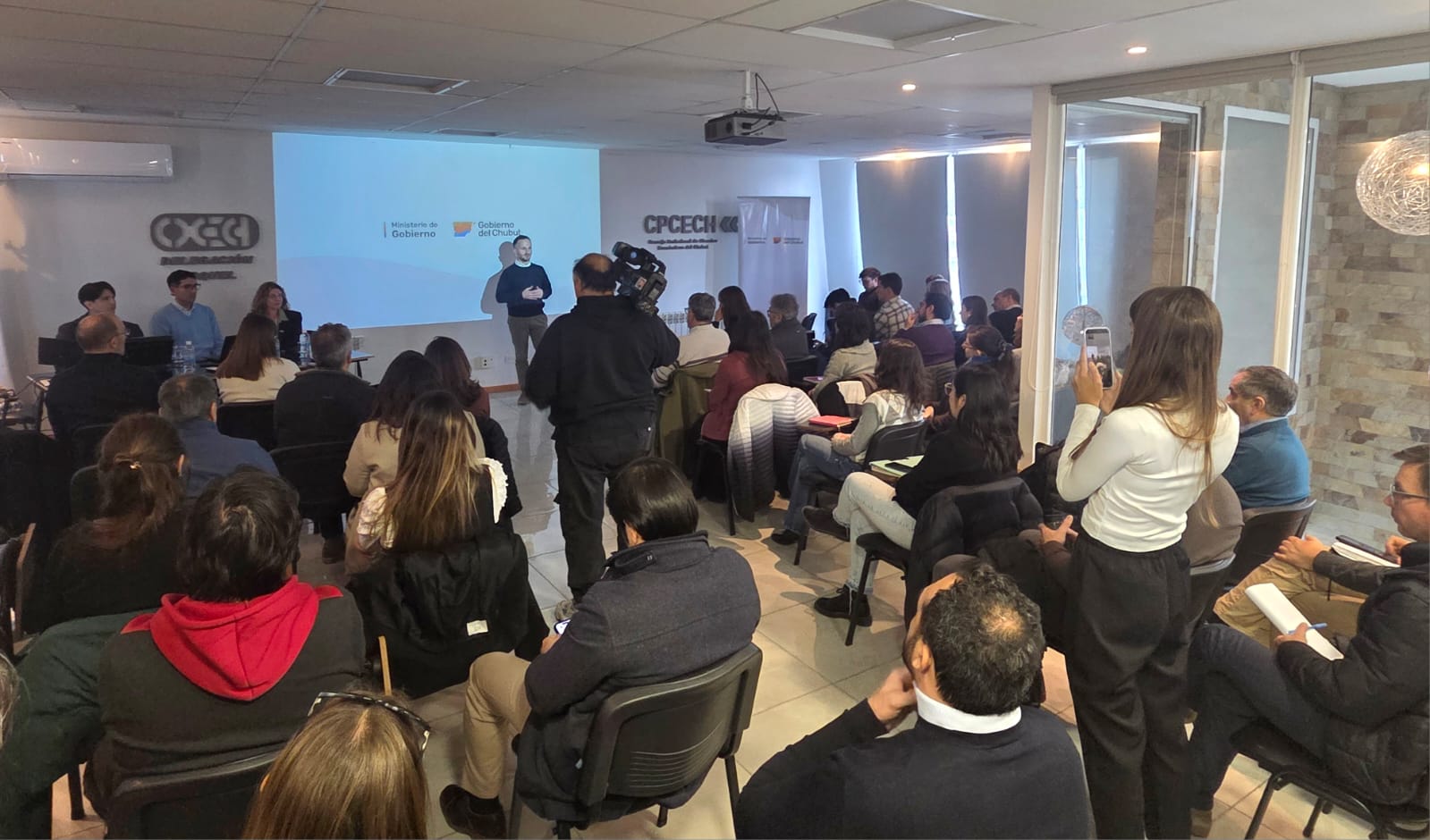 Provincia presentó en Esquel el sistema online para la conformación de sociedades