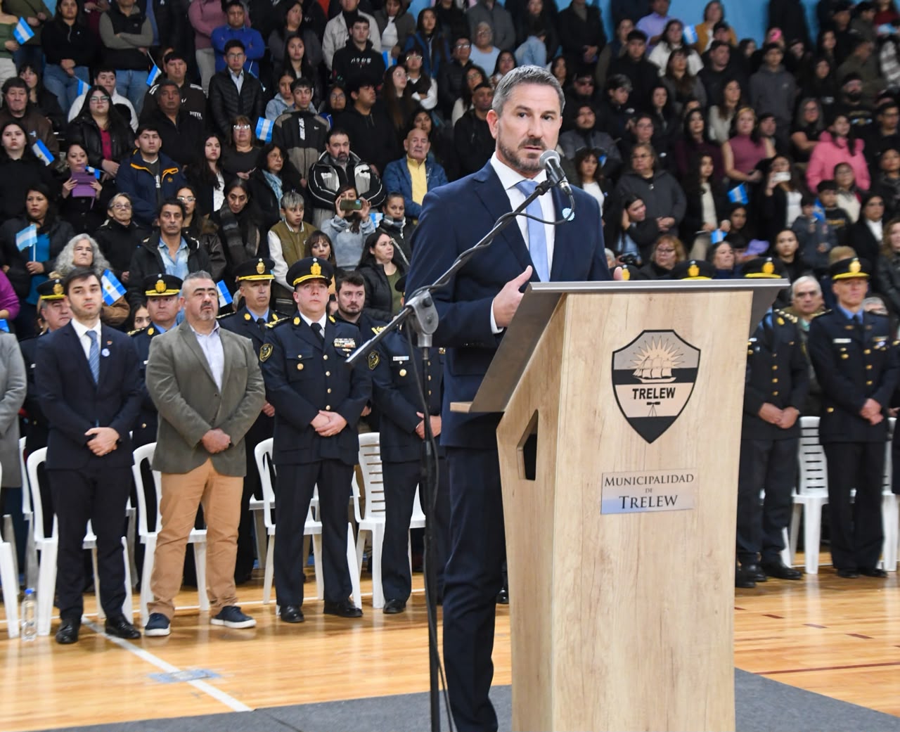 Trelew fue sede del acto de juramento a la Bandera de 215 cadetes y aspirantes de la Policía