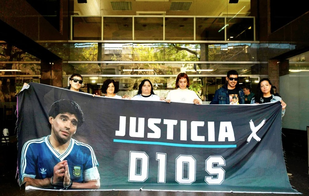 Audiencia clave en el caso Maradona: Citaron a tres enfermeros que lo atendieron en Tigre