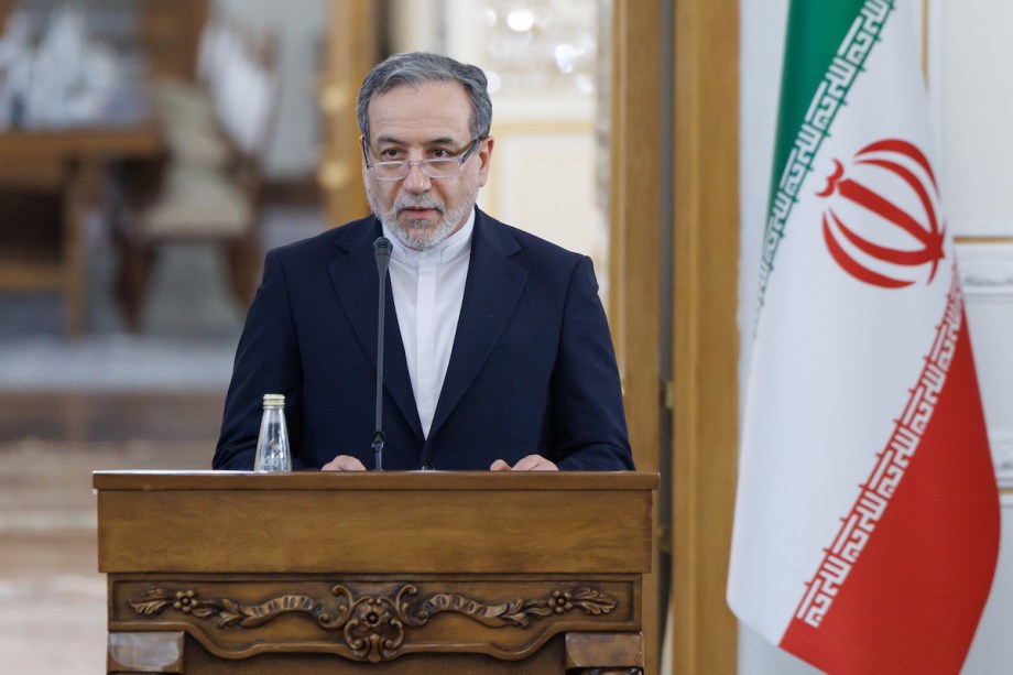 El canciller iraní rechazó haber entregado la soberanía del Líbano ante Estados Unidos