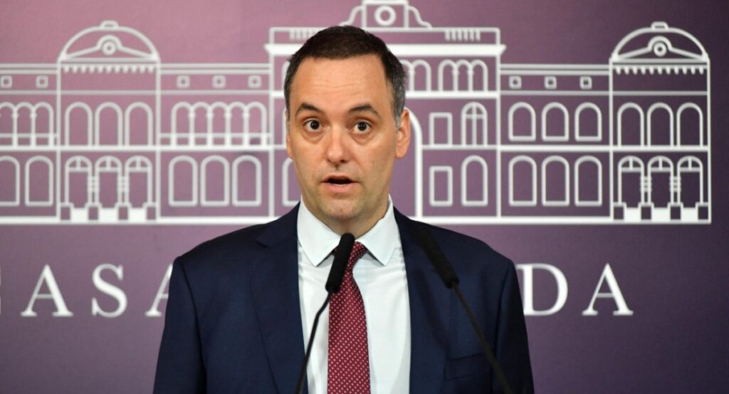 Adorni ultima detalles para la presentación de su declaración jurada en la previa al Mundial 2026