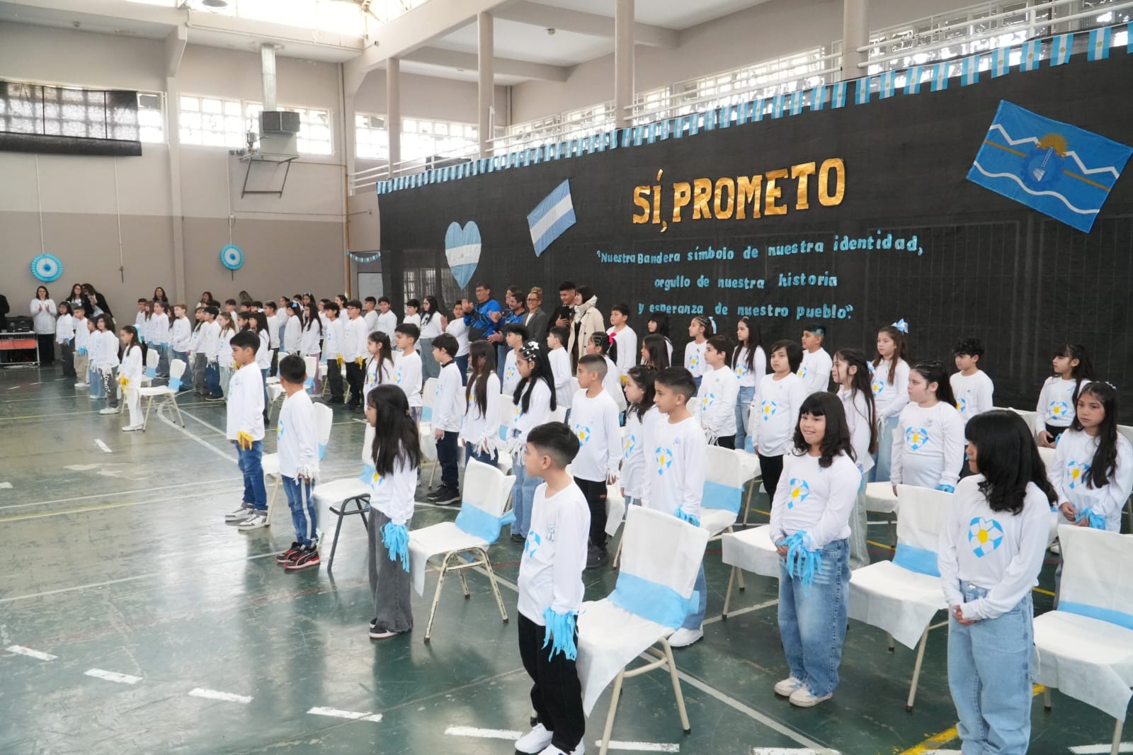 Las escuelas de Chubut comenzaron los actos de Promesa de Lealtad a las Banderas Nacional y Provincial