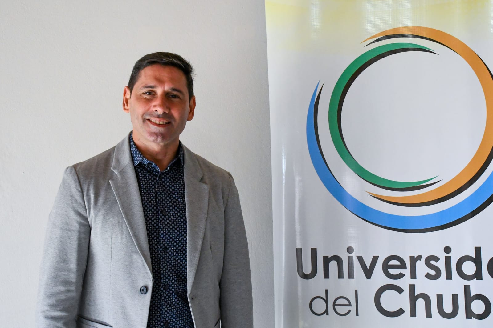 La Universidad del Chubut presenta su proceso de evaluación institucional con la visita de reconocido especialista en educación superior