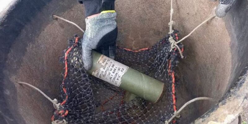 Bomberos detonaron más de 20 granadas antitanque que encontraron en una caja