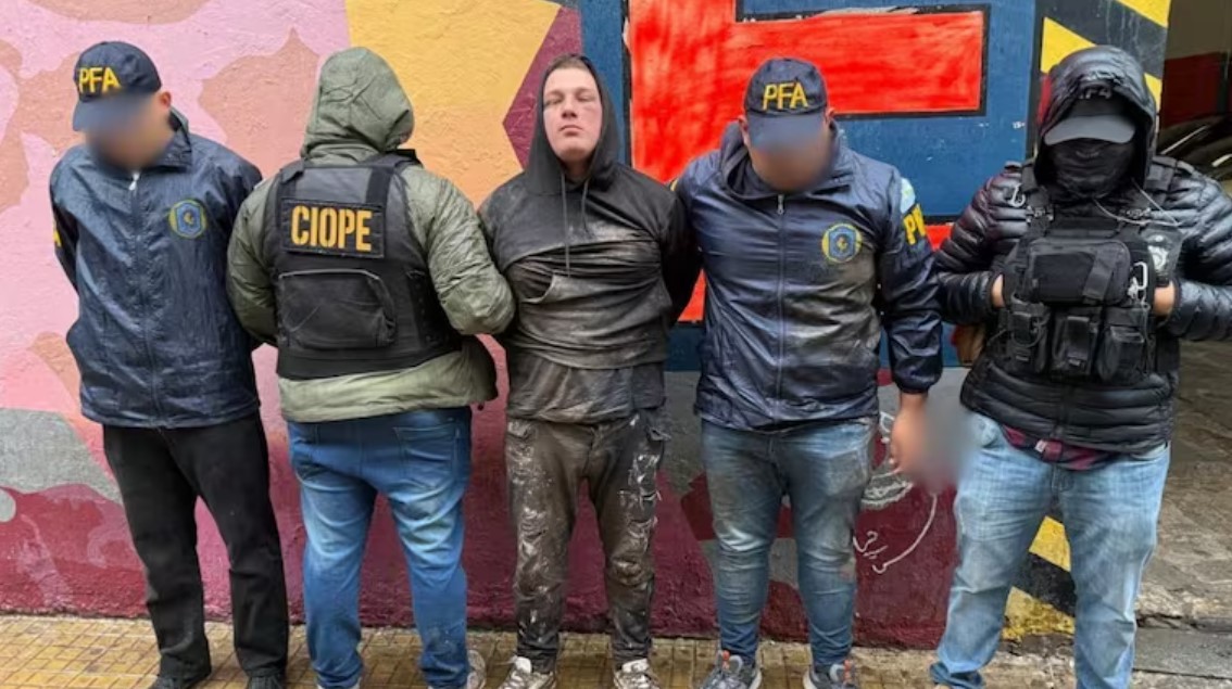 Cayó “Plin” Acosta, un peligroso barrabrava que estaba entre los delincuentes más buscados de Santa Fe