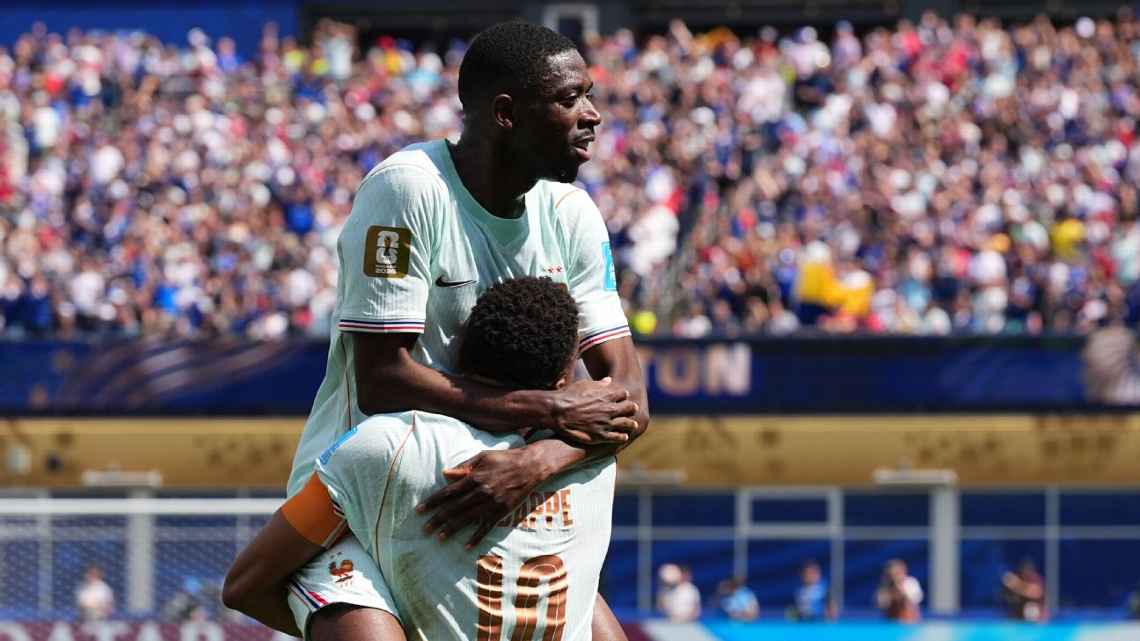 Con un triplete de Dembélé, Francia goleó a Noruega y se quedó con el Grupo I