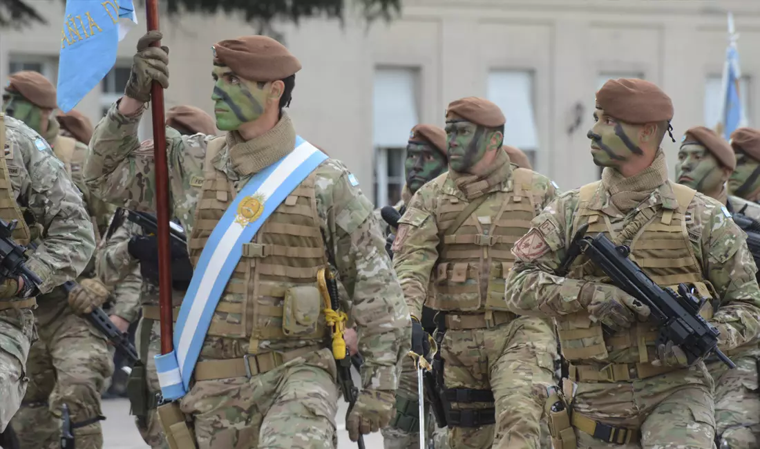 El Gobierno aumenta hasta 25 por ciento los salarios de las Fuerzas Armadas: A quiénes alcanza la medida