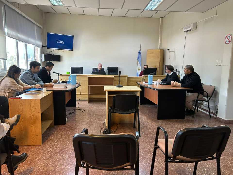 Esquel: Pasó a juicio la investigación contra un policía por la detención y agresión a un adolescente