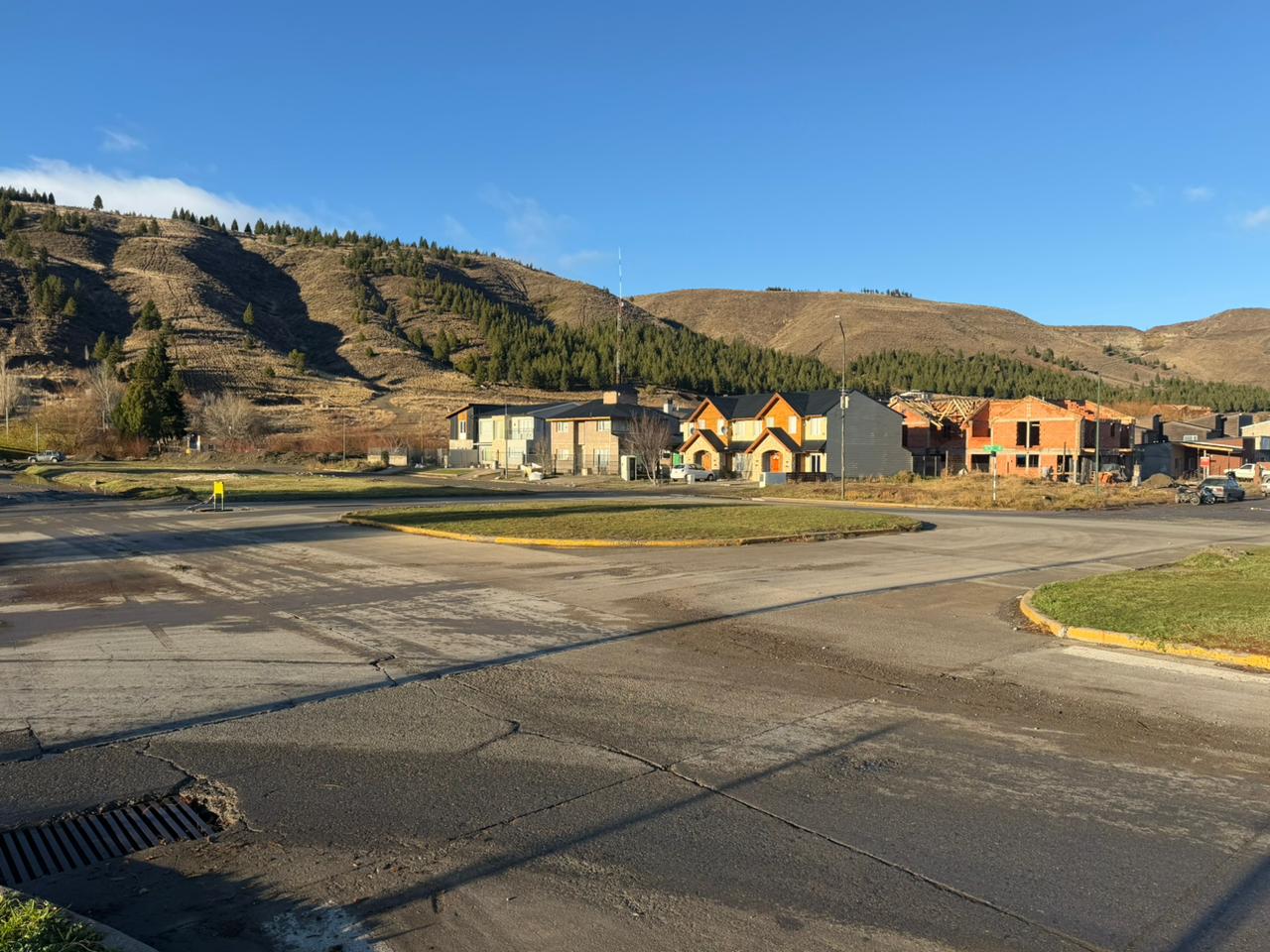 Esquel: El municipio destacó el buen funcionamiento de los pluviales tras las intensas lluvias y avanzará con tareas de mantenimiento en calles de ripio