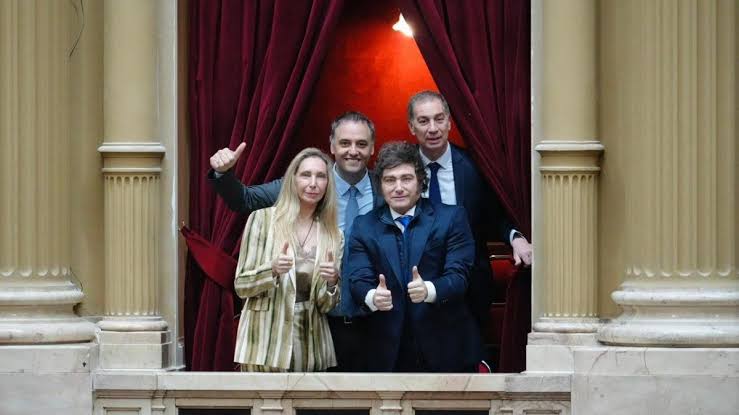La Libertad Avanza busca frenar la sesión del jueves para evitar la interpelación a Adorni