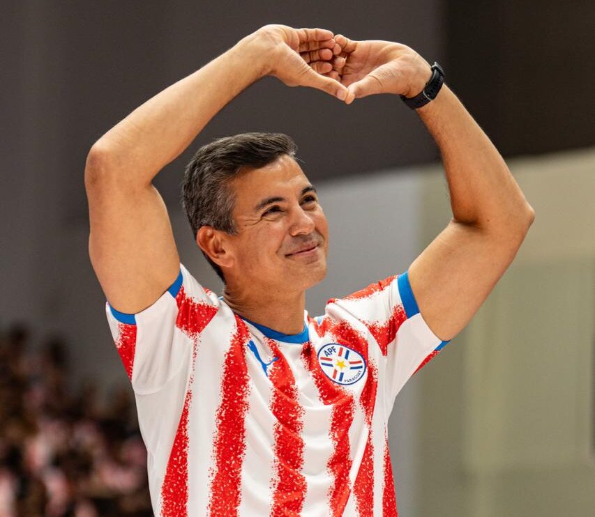 El presidente de Paraguay y una reacción inédita tras el batacazo frente a Alemania: “Paraguay nunca se rinde, feriado carajo”
