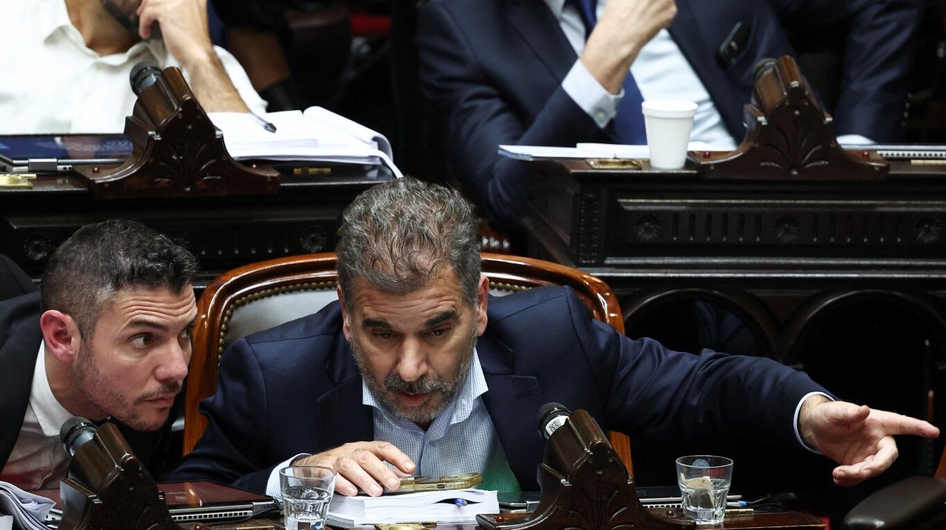 ¿Le sueltan la mano? El PRO endurece su postura contra Adorni y evalúa si acompañará el pedido de interpelación