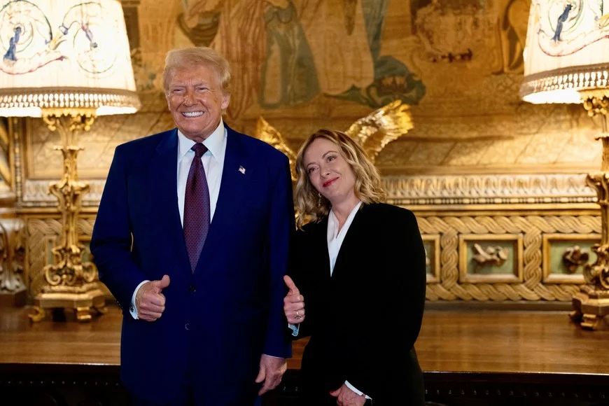 Trump se burla de Meloni y pide una “perimetral”