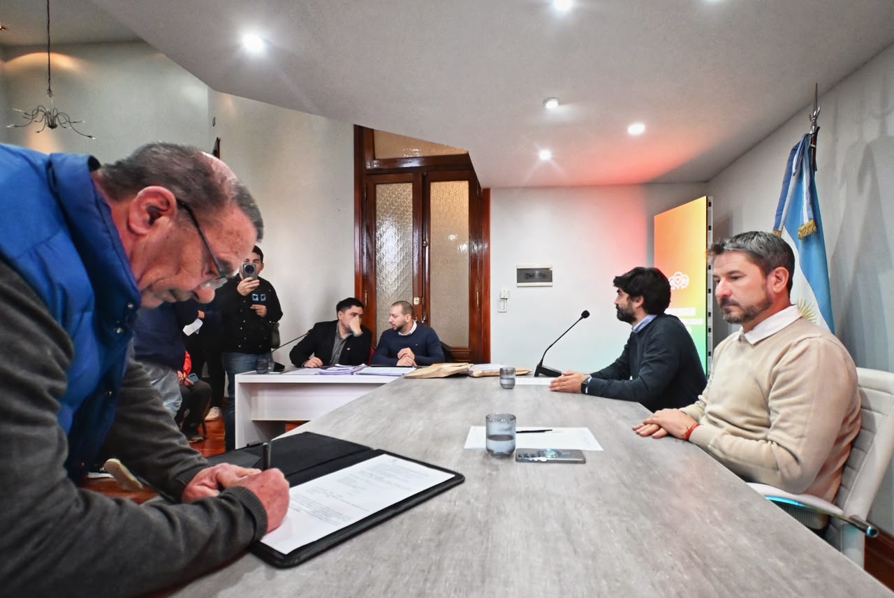 Trelew dio un paso clave para finalizar las viviendas de la Asociación Civil Barracas tras más de tres décadas