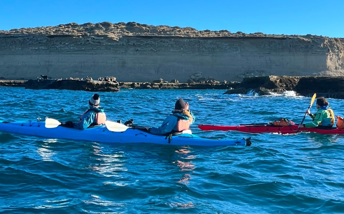 Analizan nuevos recorridos de kayak en áreas protegidas de Chubut