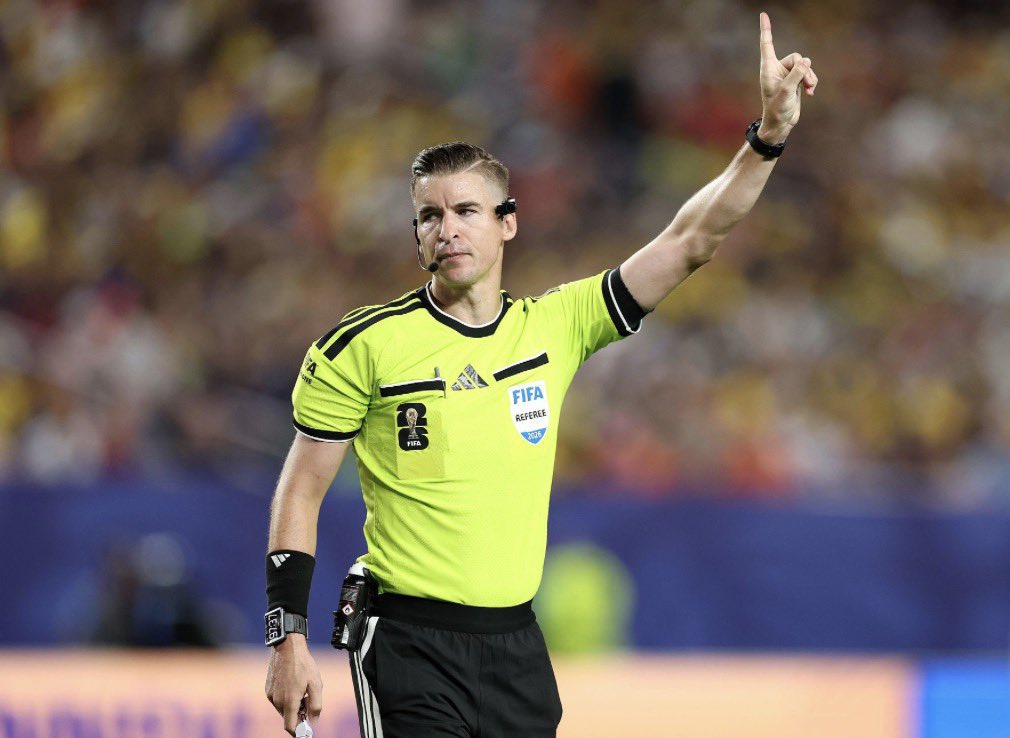 Polémica: La FIFA confirmó que un árbitro francés dirigirá el partido de la Selección argentina ante Egipto