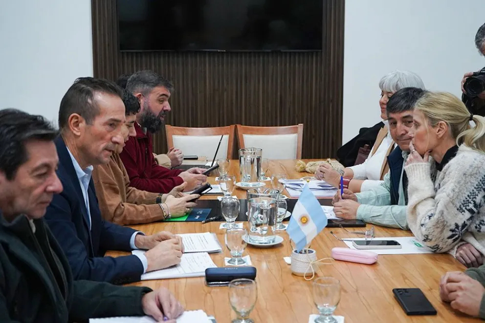 Neuquén: El Gobierno propuso mantener la actualización por IPC y sumar aumentos del 7% al básico