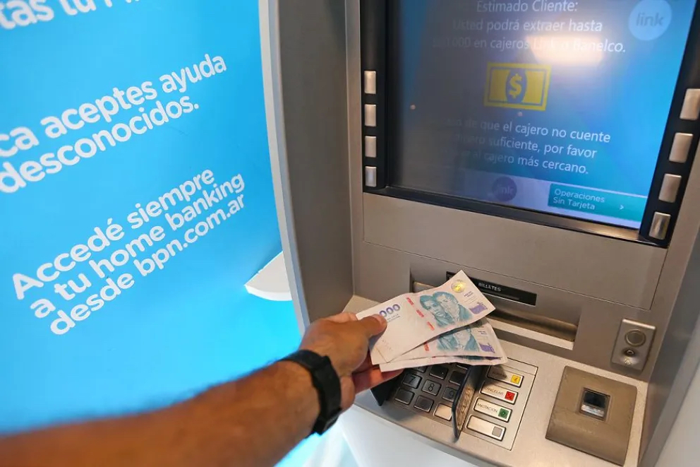 Neuquén: La Provincia depositó los sueldos de julio para estatales, jubilados y pensionados