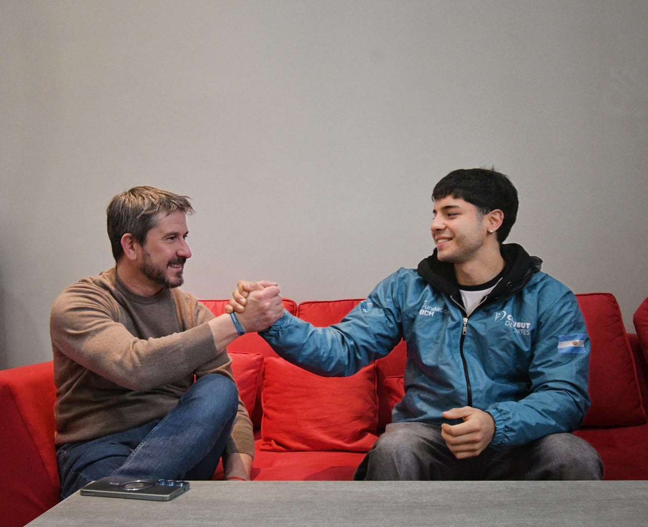 Merino recibió a Ariel Flores Cheún, representante de Trelew que competirá en los Juegos Sudamericanos Odesur