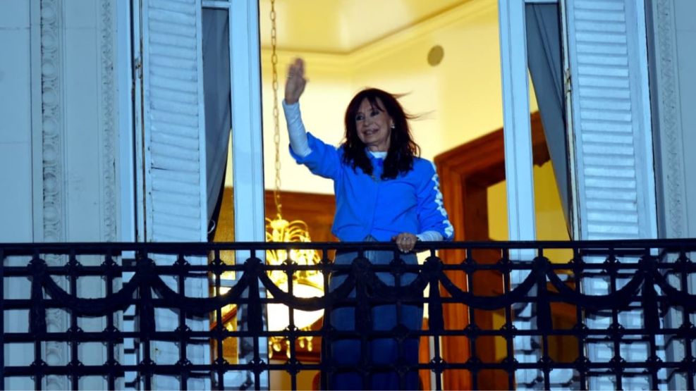 Cristina presentó nuevos recursos para evitar el decomiso de sus bienes