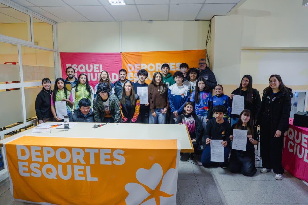 La Municipalidad de Esquel entregó Becas Deportivas para fortalecer el desarrollo de atletas locales