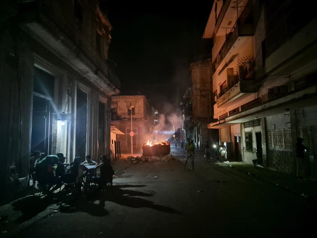 Cuba inicia una lenta recuperación de su red tras sufrir un nuevo apagón total en toda la isla