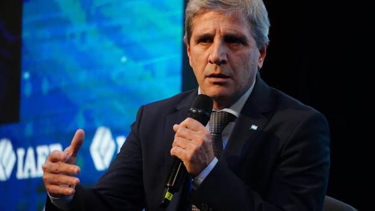 El Gobierno presentó el nuevo proyecto de Inocencia Fiscal para estimular el uso de los “dólares del colchón”