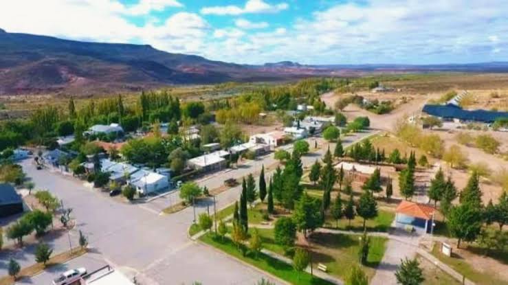 Tras el temporal, Telsen recupera la transitabilidad de sus caminos y mantiene la asistencia a vecinos