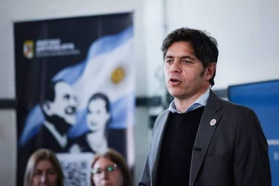 Kicillof se suma a una cumbre progresista en Uruguay frente al crecimiento de la derecha en la región