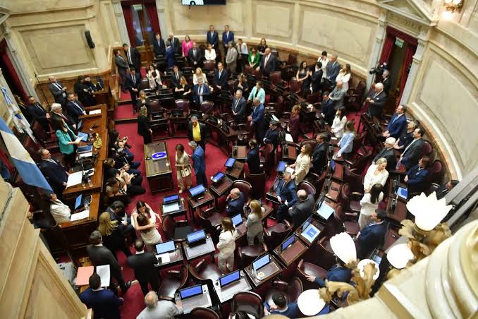La Libertad Avanza busca acuerdo para sesionar la próxima semana y tratar propiedad privada