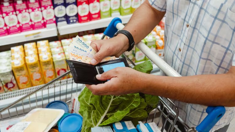 Optimismo en el Gobierno: Esperan que la inflación de junio siga con la tendencia a la baja y especulan que pueda cerrar debajo del 2%