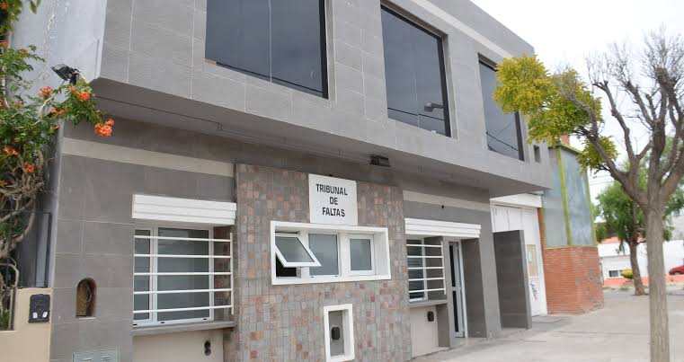 El Tribunal de Faltas de Trelew inicia la feria administrativa hasta el 24 de julio y solo atenderán casos de urgencia