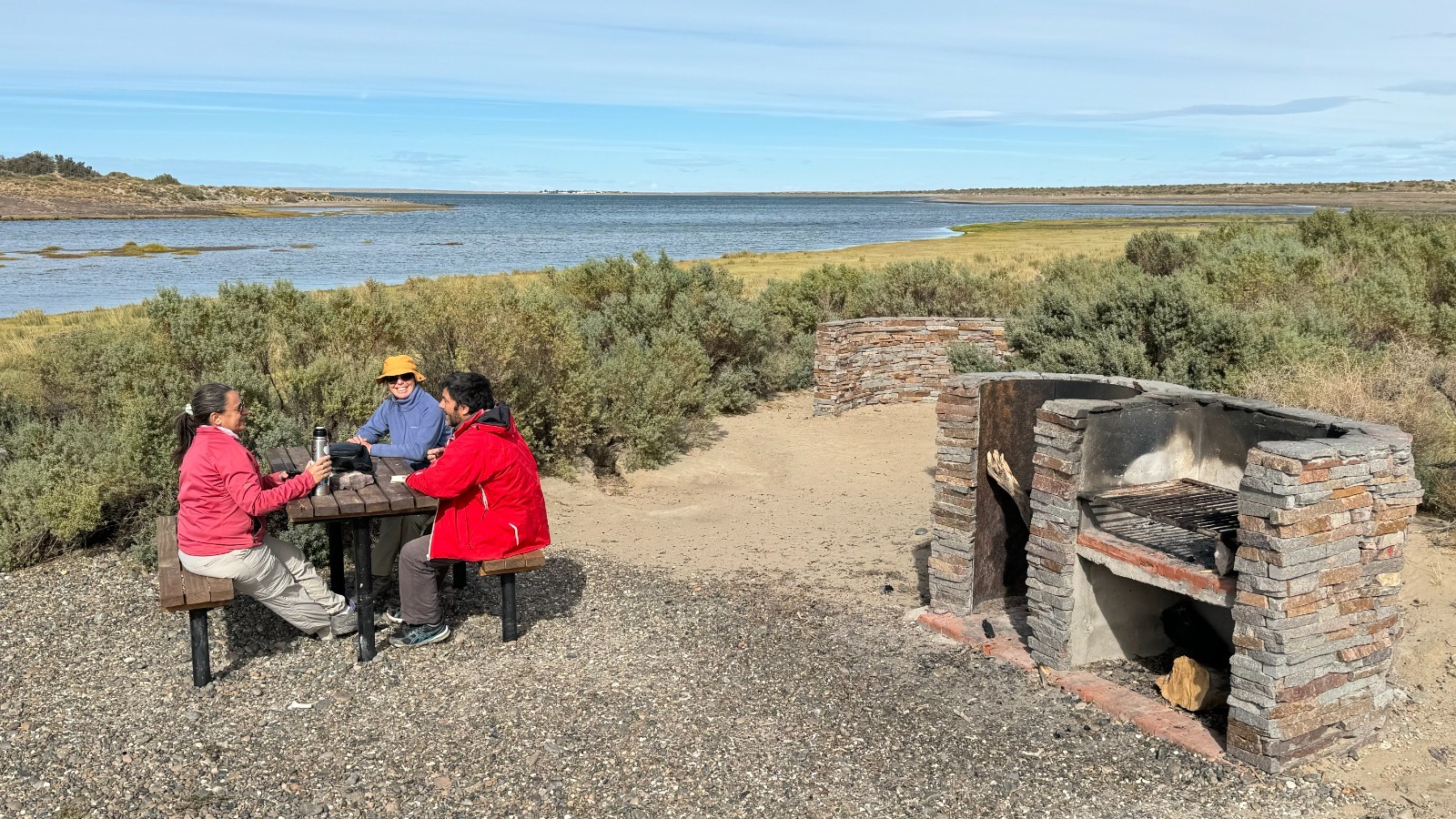 Turismo invernal en Chubut: Arroyo Marea, una experiencia de naturaleza virgen frente a la costa de la Ruta Azul