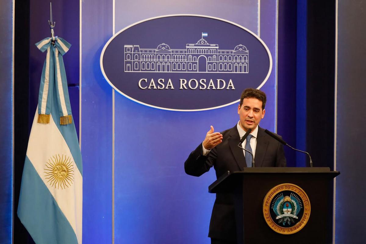 El vocero presidencial encendió las alarmas: “Que el dólar llegue a $ 1.800 es una posibilidad en los próximos meses”
