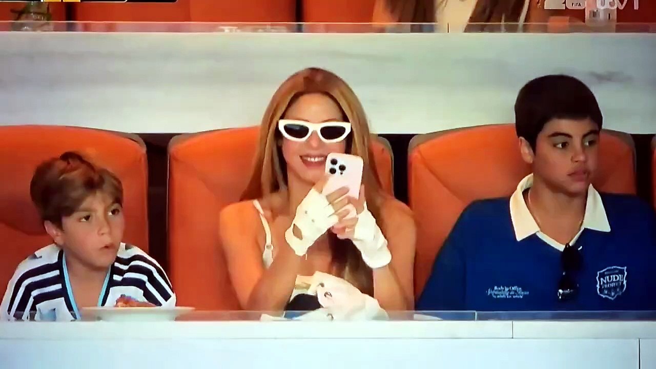 Shakira volvió a alentar a Argentina en el partido ante Cabo Verde