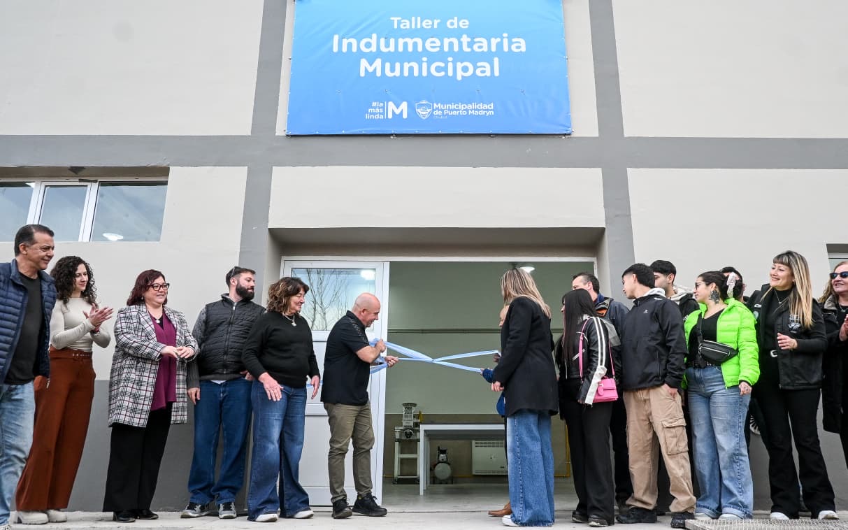 Sastre inauguró el Taller de Indumentaria Municipal destinado al personal del Municipio