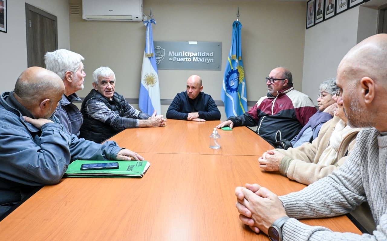 Sastre impulsa medidas para asistir a personas mayores afectadas por la situación del PAMI