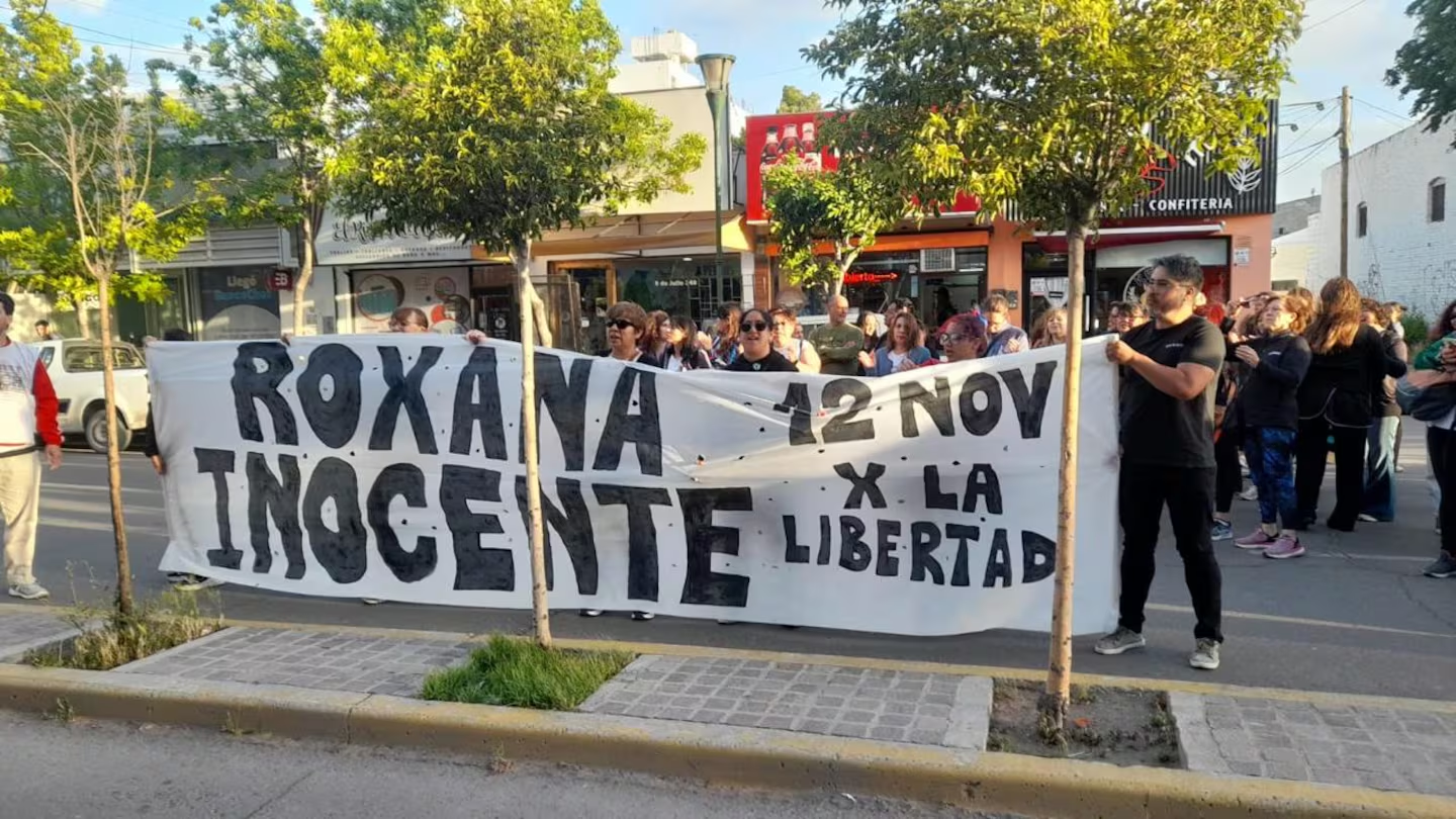 Una docente enfrenta un juicio por presunto abuso de tres alumnos en Chubut: La defensa intenta desacreditar la principal prueba