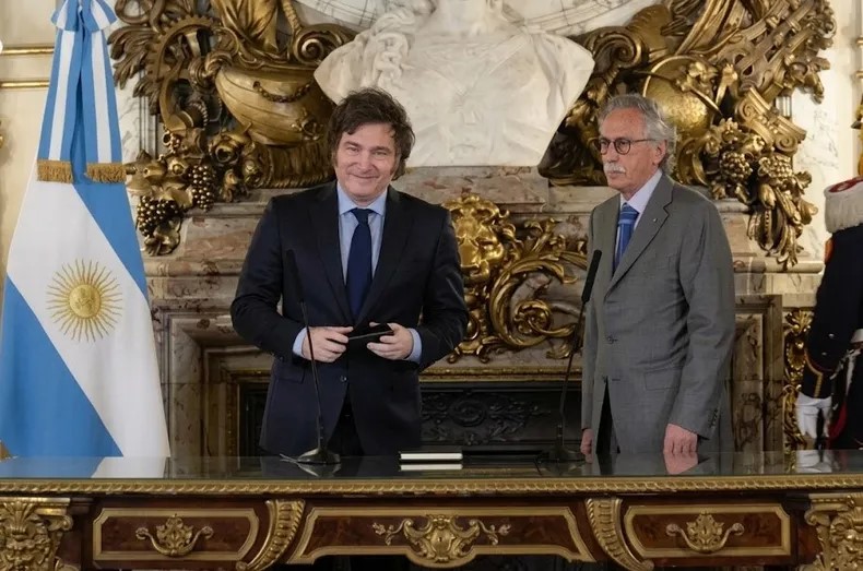 El Gobierno reglamentó la reforma migratoria: los extranjeros no residentes deberán pagar la atención en hospitales nacionales