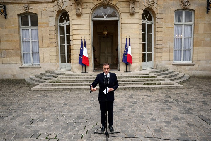 En Francia, la oficina del primer ministro se ve sacudida por casos de suicidio