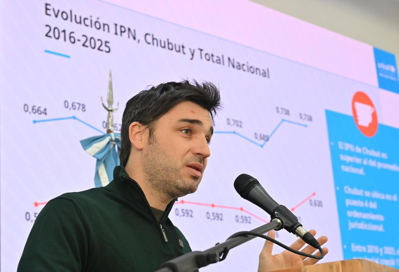 Torres: “Logramos salir del pozo de la tragedia educativa más grande del país y hoy Chubut está entre las cuatro mejores”