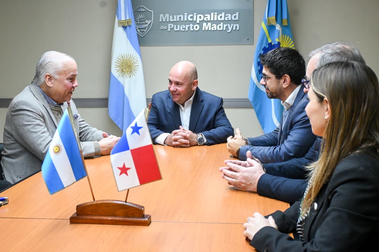 El embajador de Panamá inició una agenda de reuniones y recorridas en Madryn