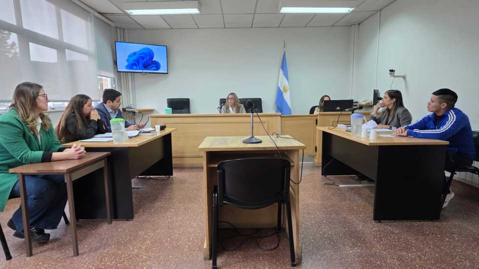 Esquel: Condenaron a 3 años y 6 meses de prisión a un joven por siete delitos